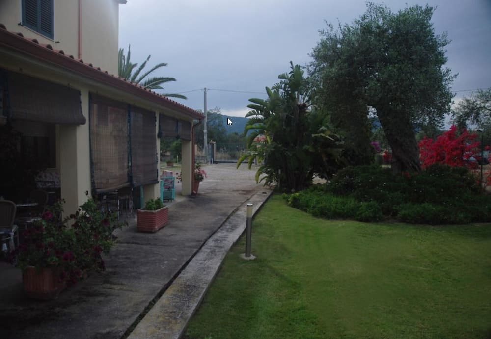 Bahçe