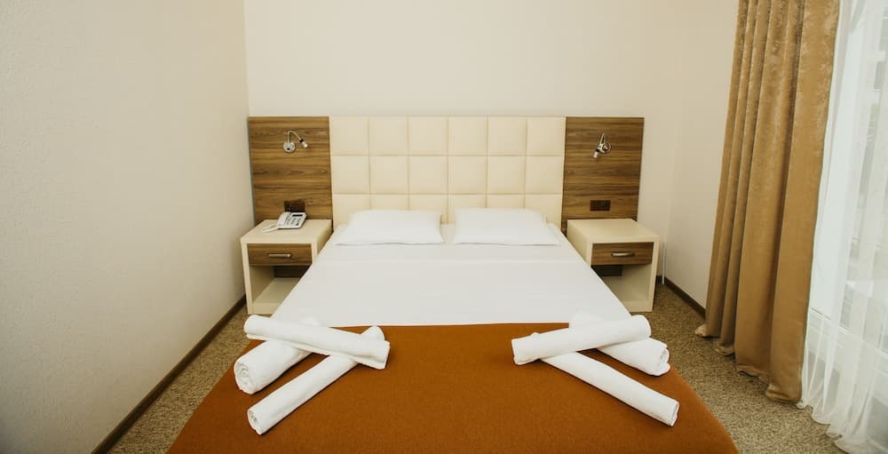 City Hotel