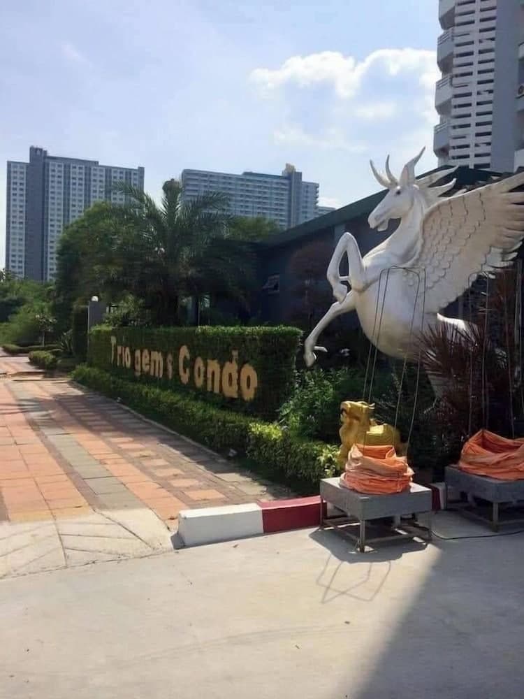 Trio Gems Condo Beach