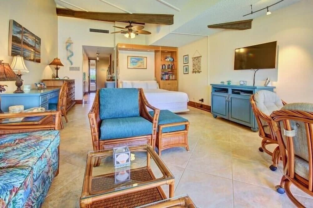 Maui Kaanapali S #e290 Studio Bedroom Condo by RedAwning