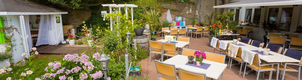 Açık havada yemek servisi