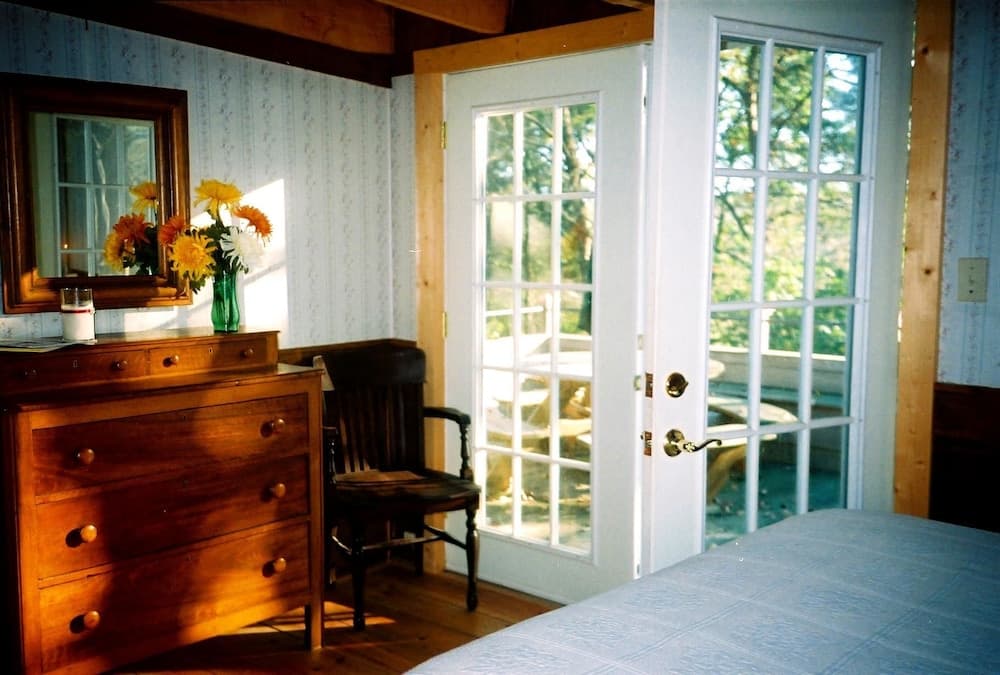 DeHart Cabin