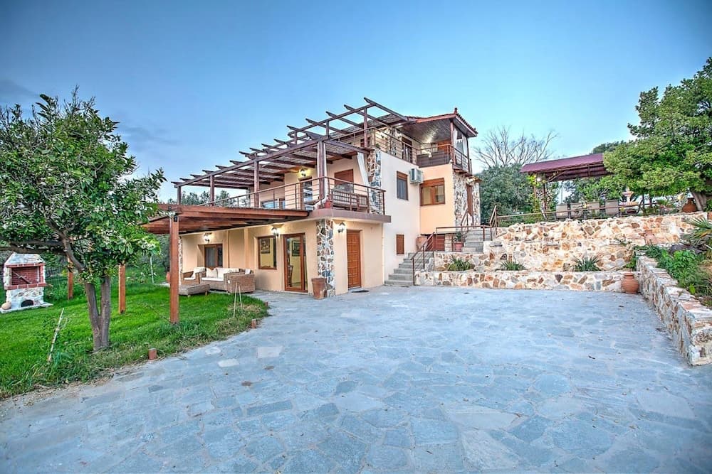 Konaklama yerinin ön cephesi