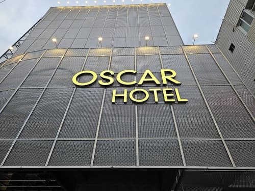 HOTEL OSCAR