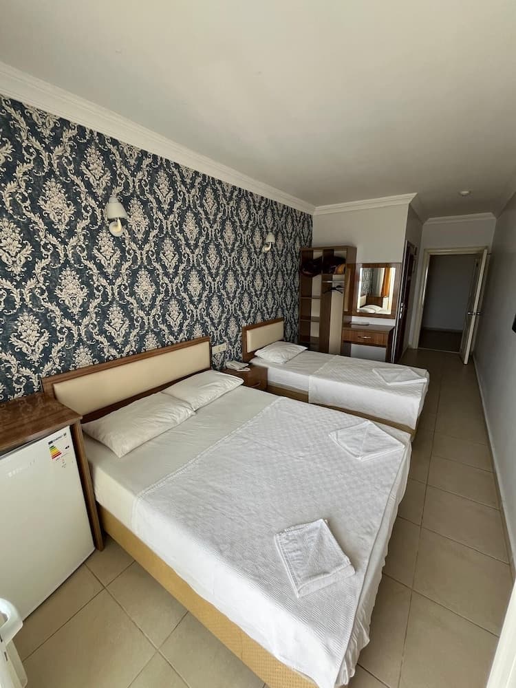Peri Hotel