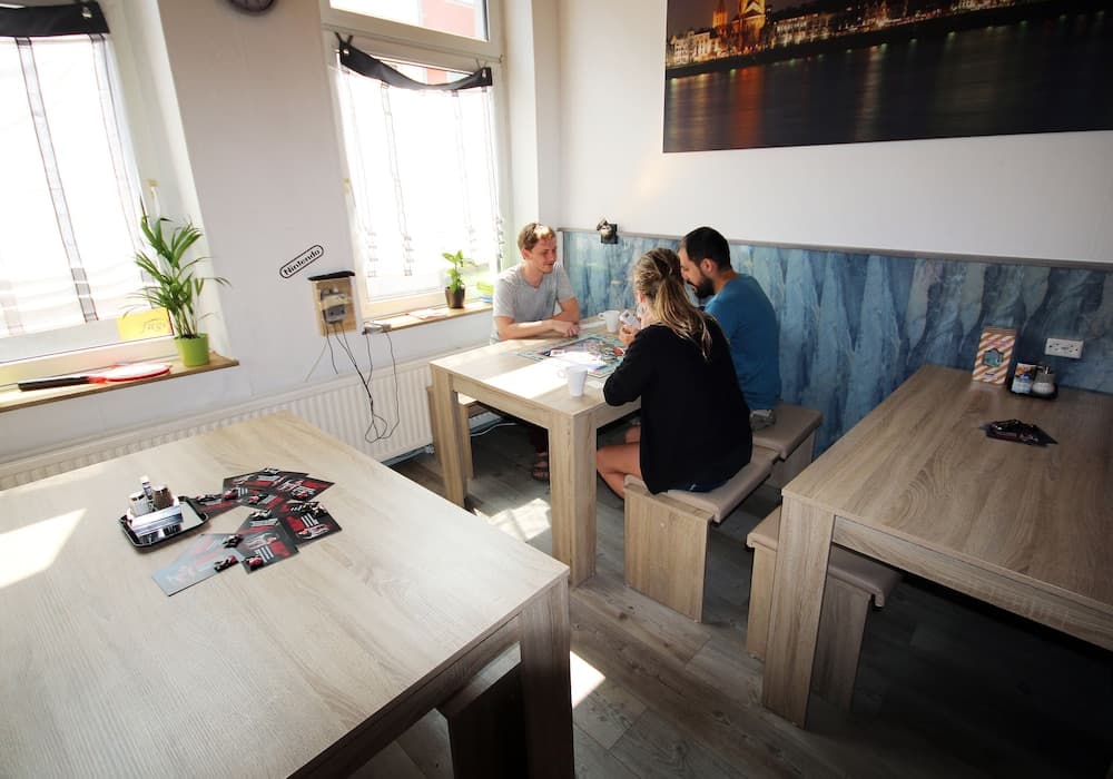 The Penny Pincher Inn - Hostel