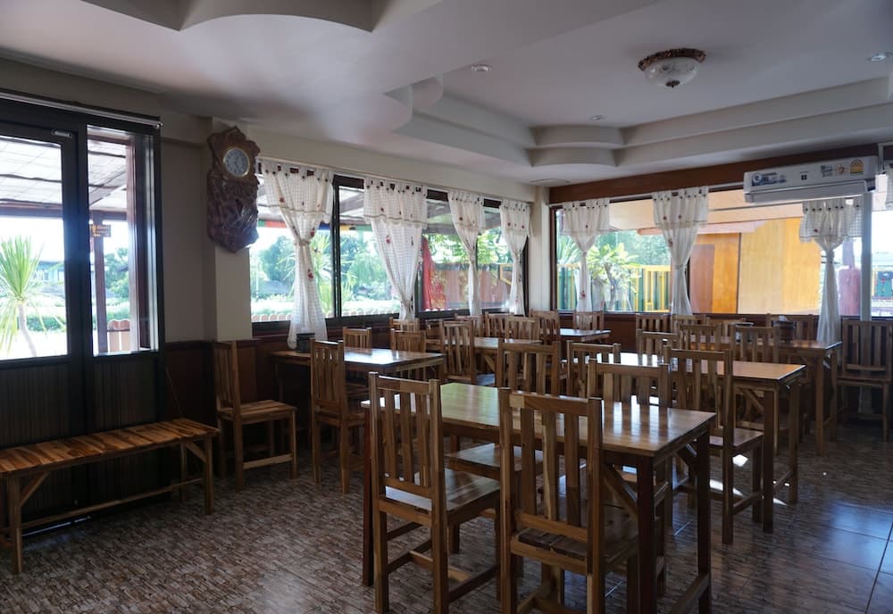 Lampang Bouteak Resort