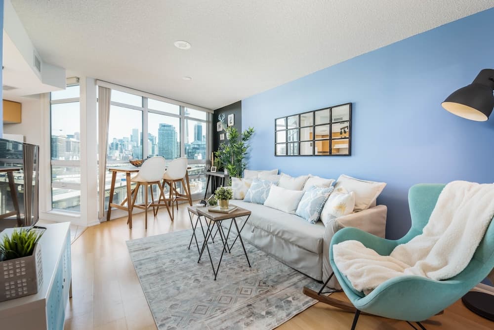 QuickStay CN Tower View Condo in Fort York