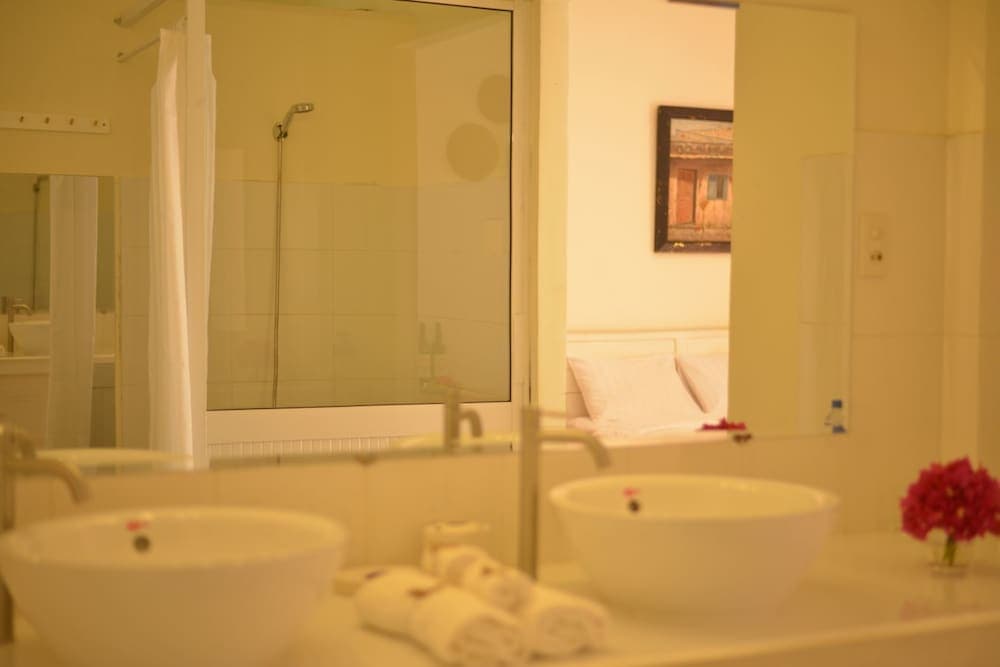 Alyssa's Garden Home