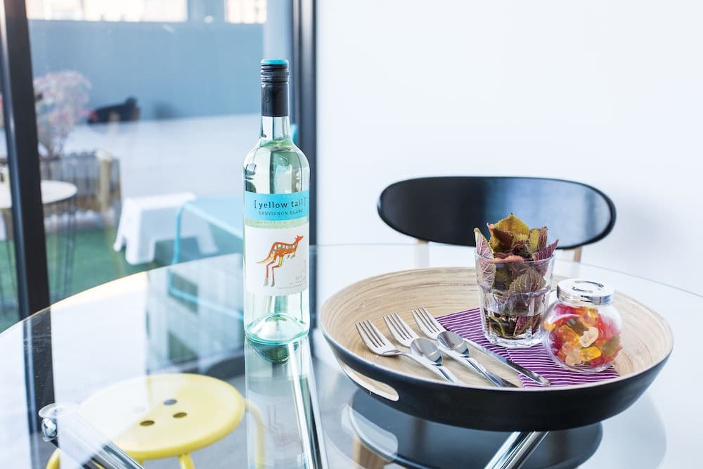 Odada yemek servisi