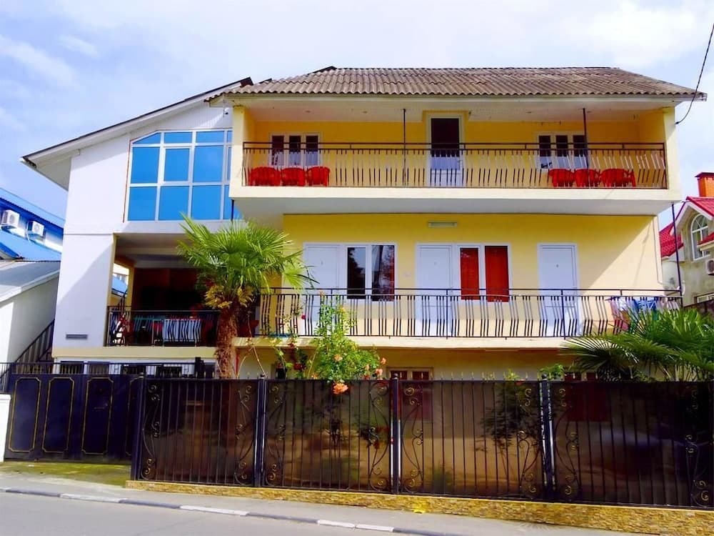 Konaklama yerinin ön cephesi