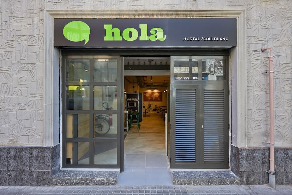 Hola Hostal Collblanc - Hostel