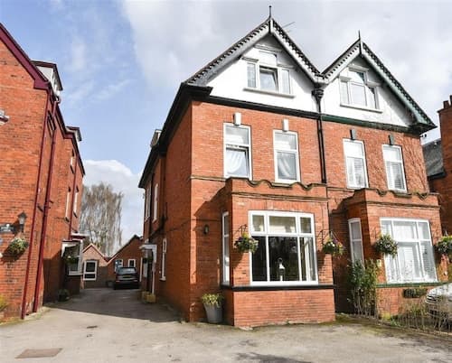 Hollies Guest House