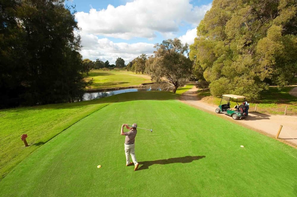 cluBarham Golf Resort