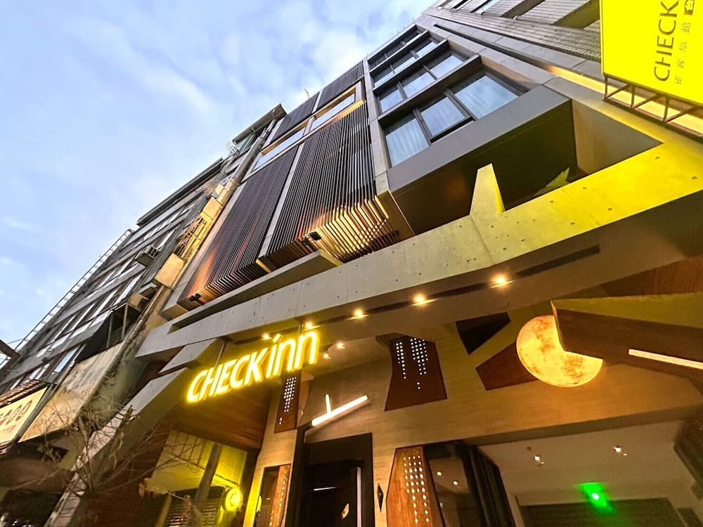 CHECK inn Taichung Zhongshan