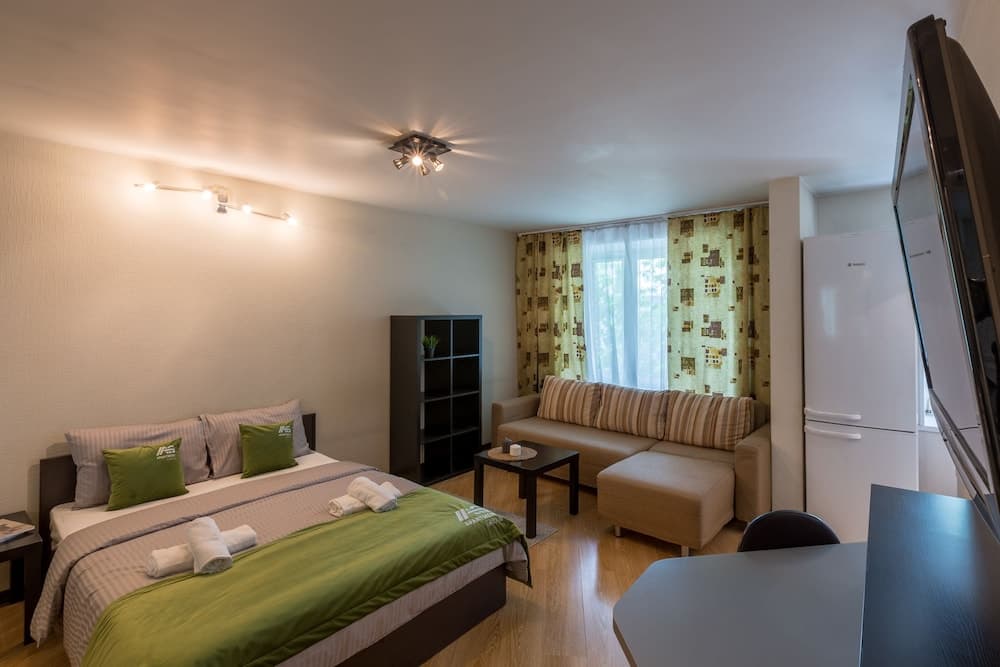 AG Apartment on Mashinostroenya 9, 135