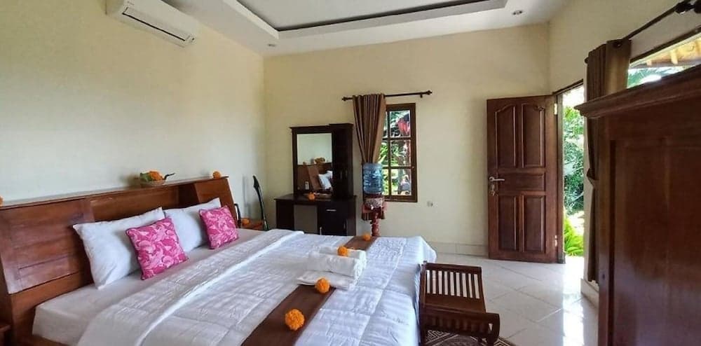 Frangipani Inn & Restaurant