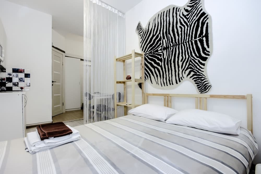 Studio apartment on 12 Liniya