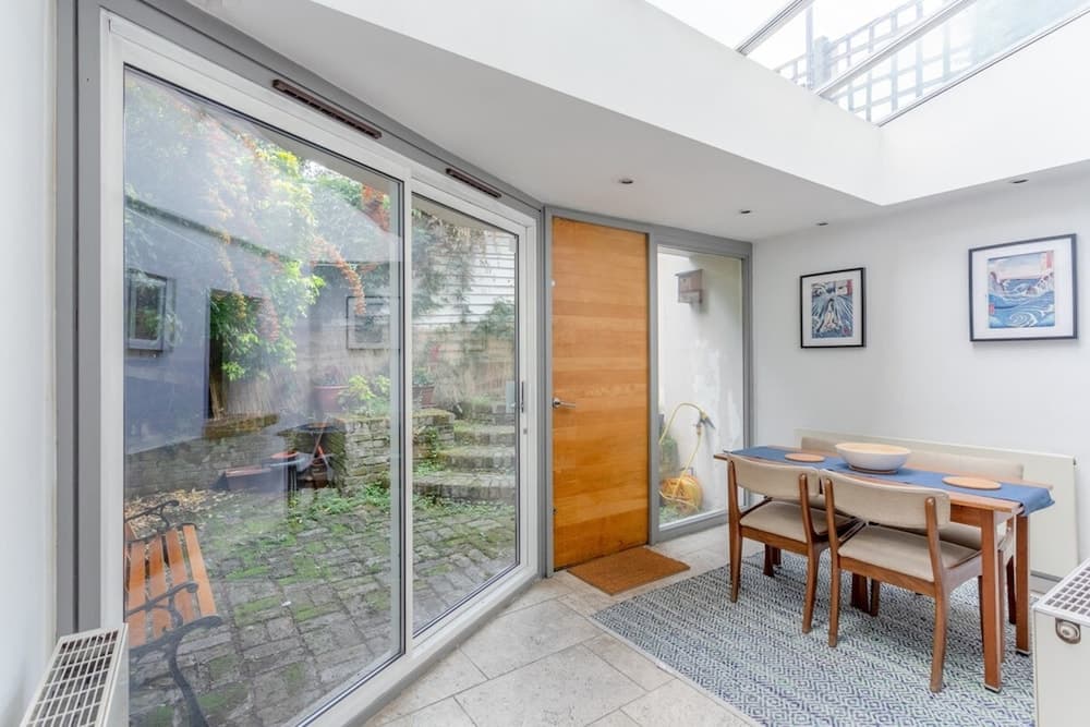 Fantastic and Bright 1 Bedroom Garden Flat