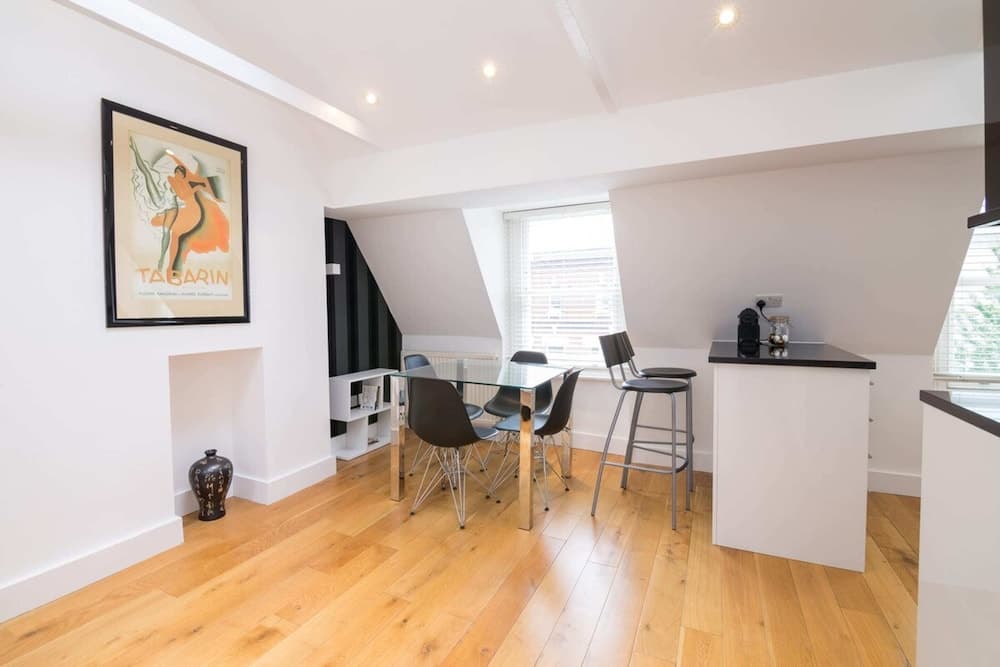 Contemporary 1 Bedroom Flat in Fulham near The Thames