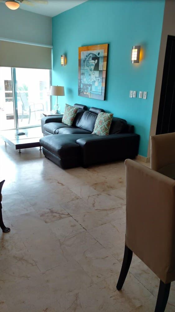 Vista Condominium by ChezPlaya