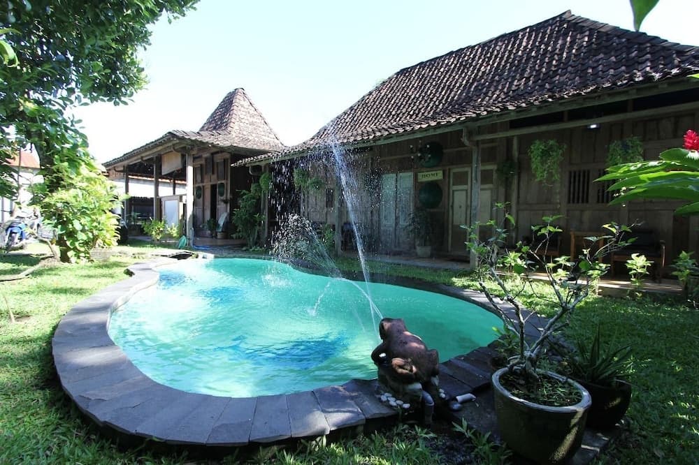 Omah Lila by The Grand Java