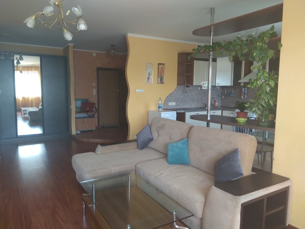 Apartments in Ostrovitianova 9