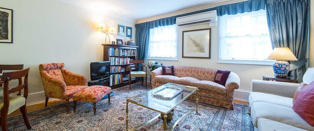 A Place Like Home - Elegant Apartment near Green Park