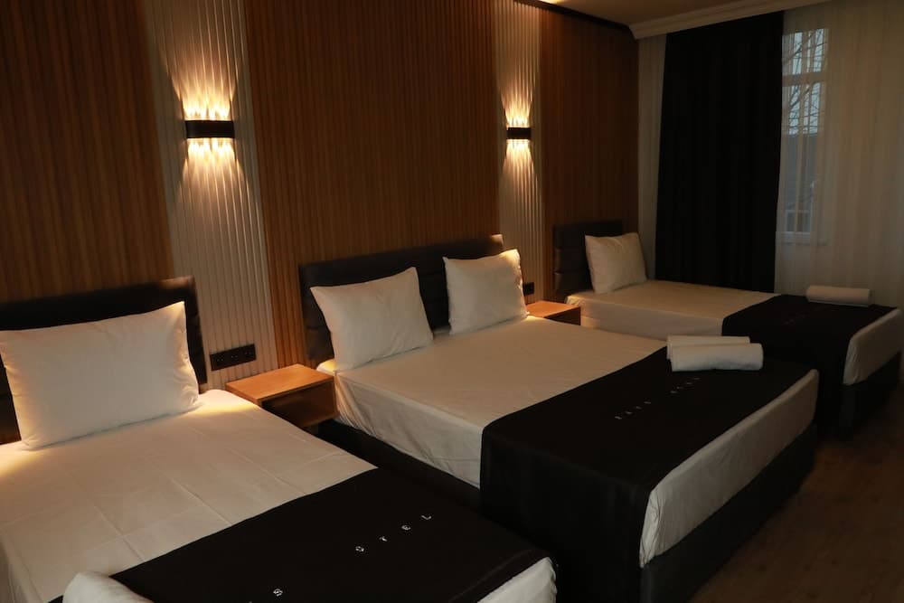 Rays Hotel