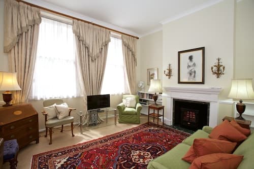 A Place Like Home - Two Bedroom Apartment in Knightsbridge