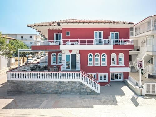 Summer Beach Hotel