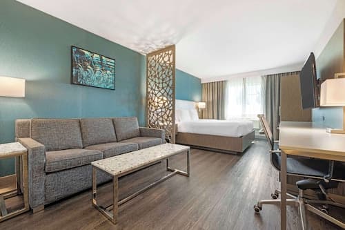 Best Western Plus Temecula Wine Country Hotel &Suites