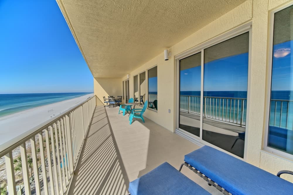 Tropical Gulf Front Condo with Picnic Area & Grills - Unit 0802 by RedAwning