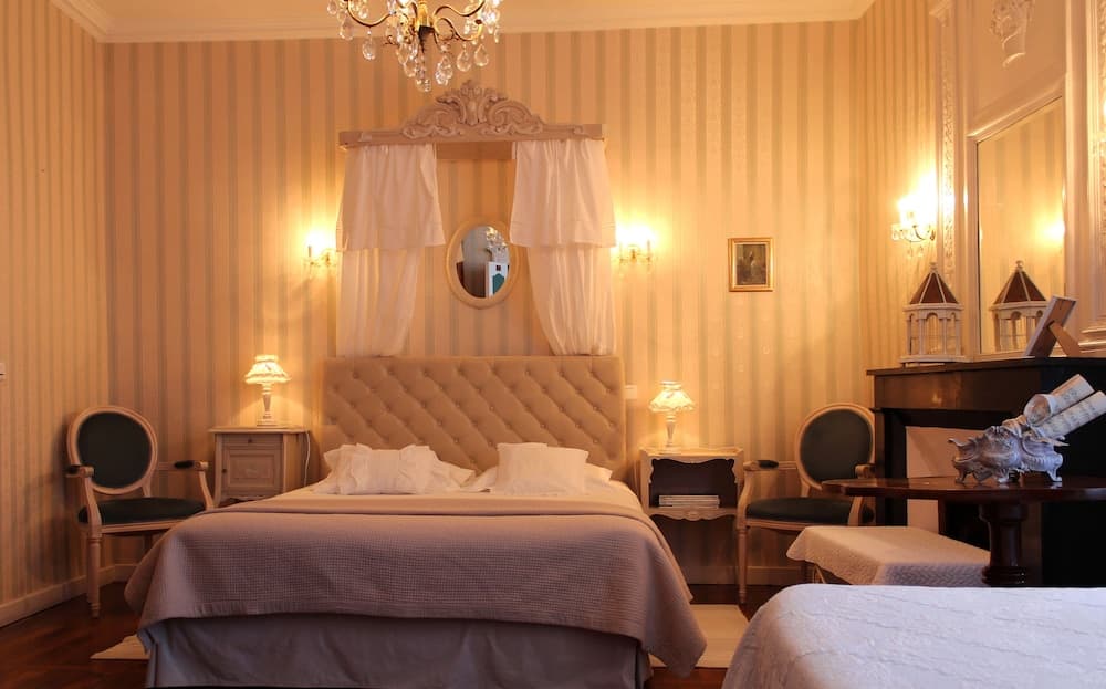 Maison Du Prince De Conde