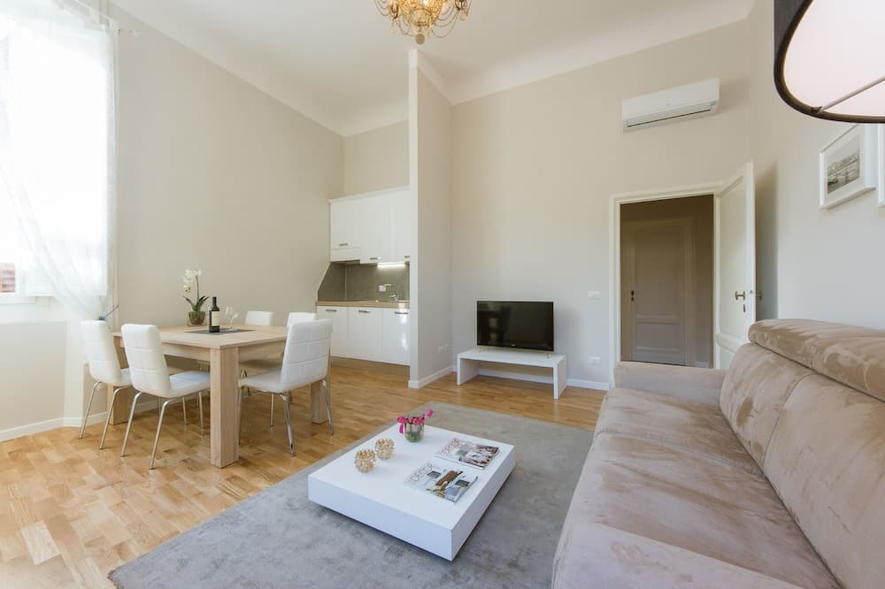 Unique & Stylish Repubblica