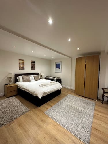 The Carlton Holiday Apartments