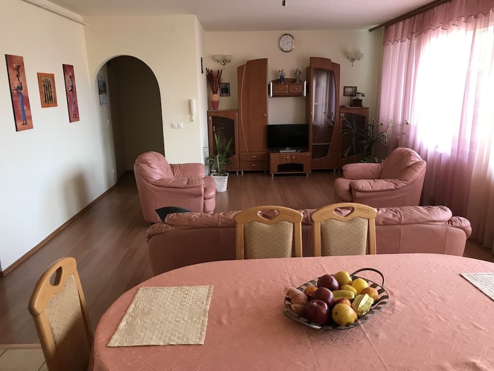 Lotusz Apartments