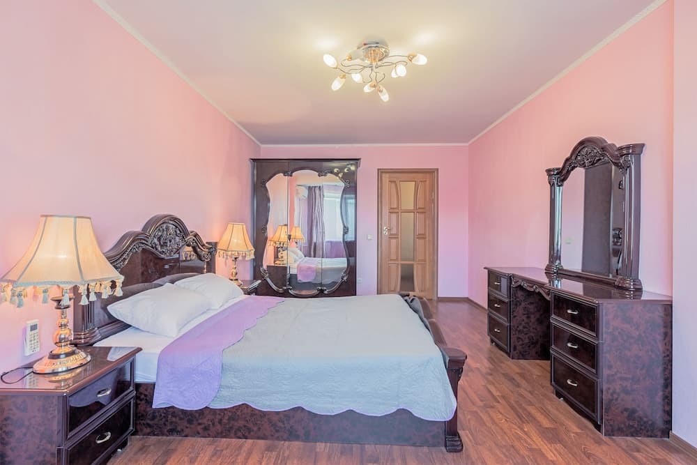 FlatHome24 on Kolomiazhsky