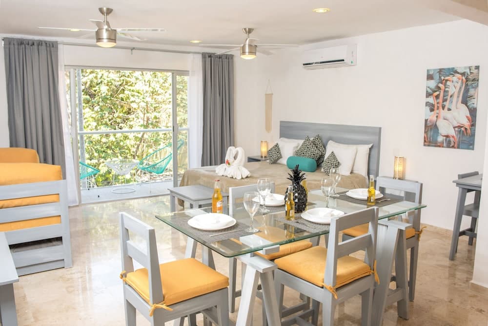 5th Coral Suite by Ixchel