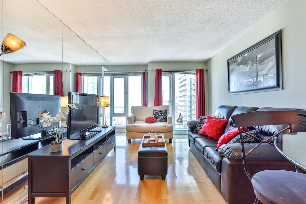 Downtown Studio in Dundas Square