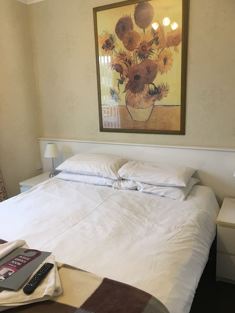 Glenheath Hotel