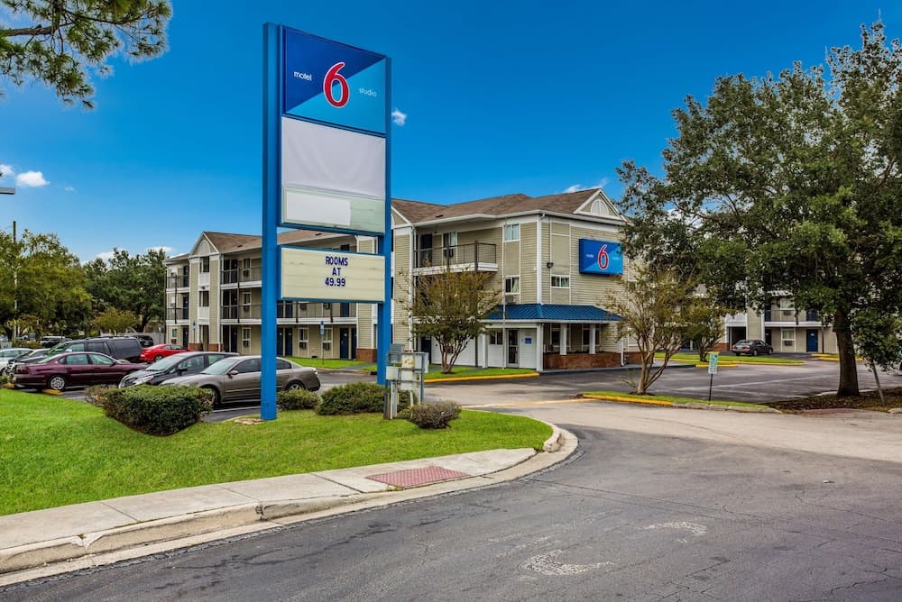Motel 6 Jacksonville, FL - South