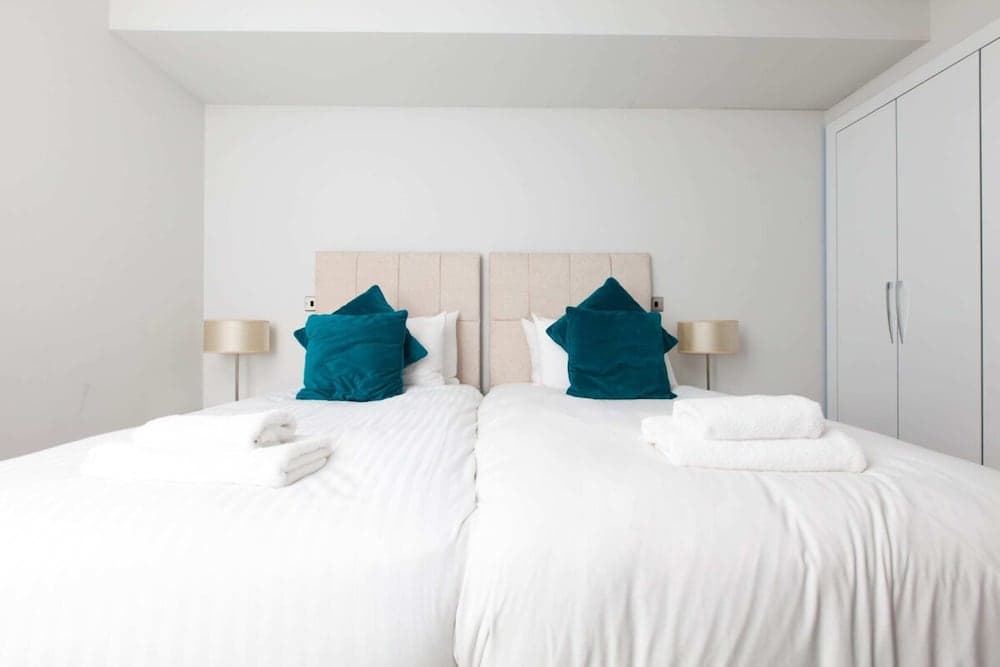 Luxurious Central Edinburgh Apartment - Sleeps 6