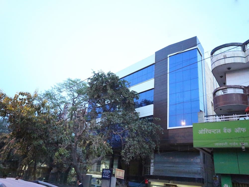 OYO 11952 Hotel Royal India