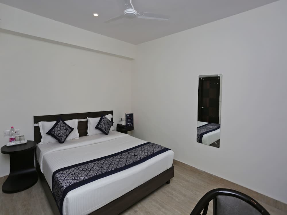 OYO 12171 Hotel Sky View