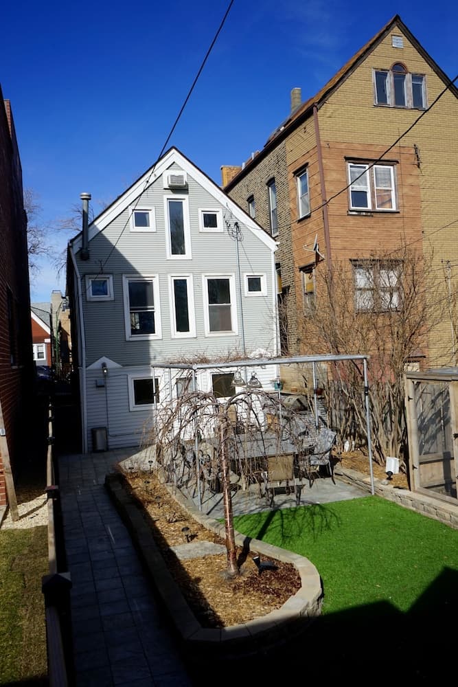 3-Level Bucktown Home - Amazing Outdoors & Parking