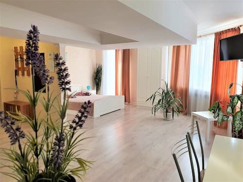 Megapolis Apartments on Bolshaya Manezhnaya street 13V
