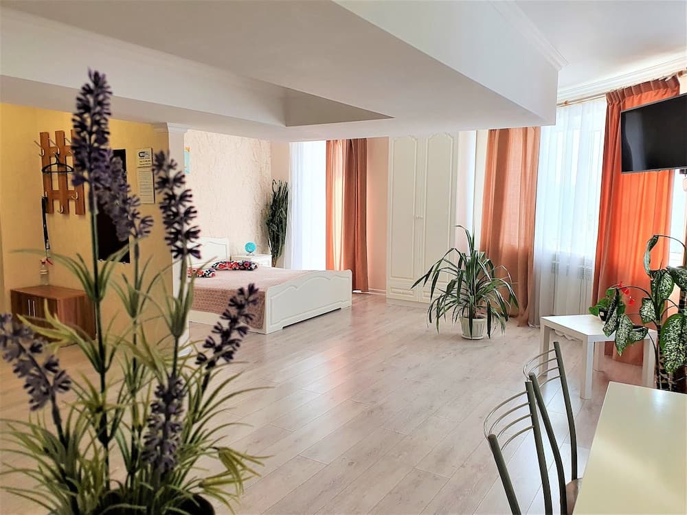 Megapolis Apartments on Bolshaya Manezhnaya street 13V