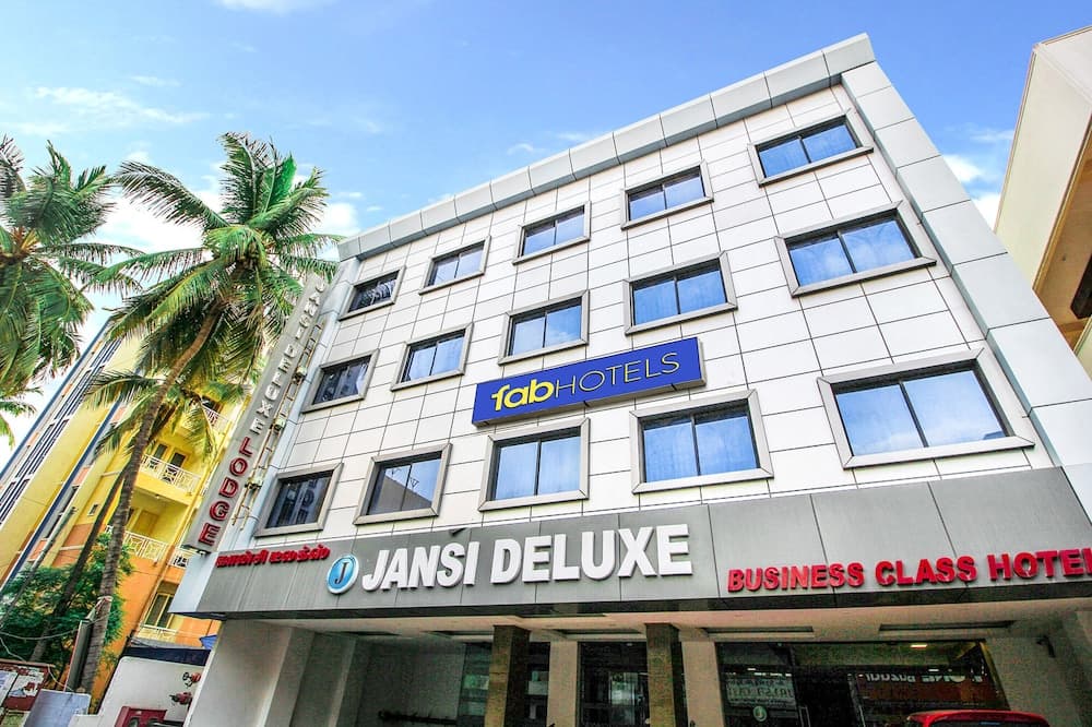 FabHotel Jansi Deluxe