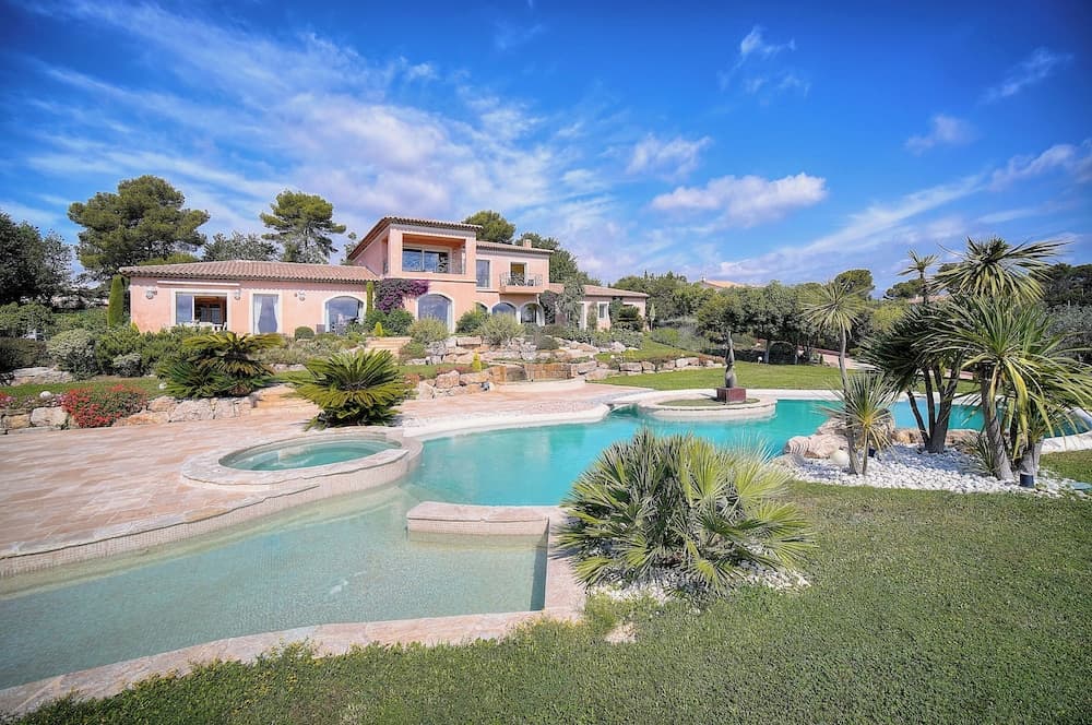 HAVRE DE PAIX" 5 étoiles Prestige jacuzzi, hammam, sauna, PISCINE chauffée Mougins Cannes Grasse